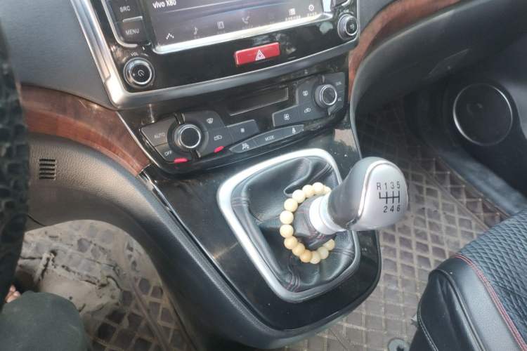 Used Haval H6 2014 Sport Version 1.5T Manual Two-Wheel Drive Elite Edition Gear Lever