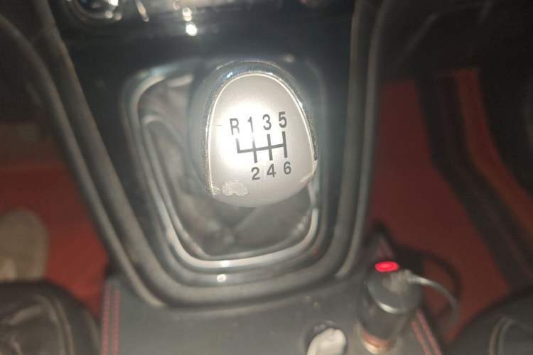 Used Haval H6 2014 Upgraded Model 1.5T Manual Two-Wheel Drive Elite Version Gear Lever