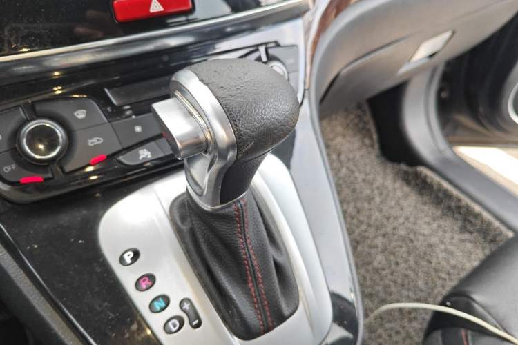 Used Haval H6 2014 Sports Edition 2.4L Automatic Prestige Model Gear Lever