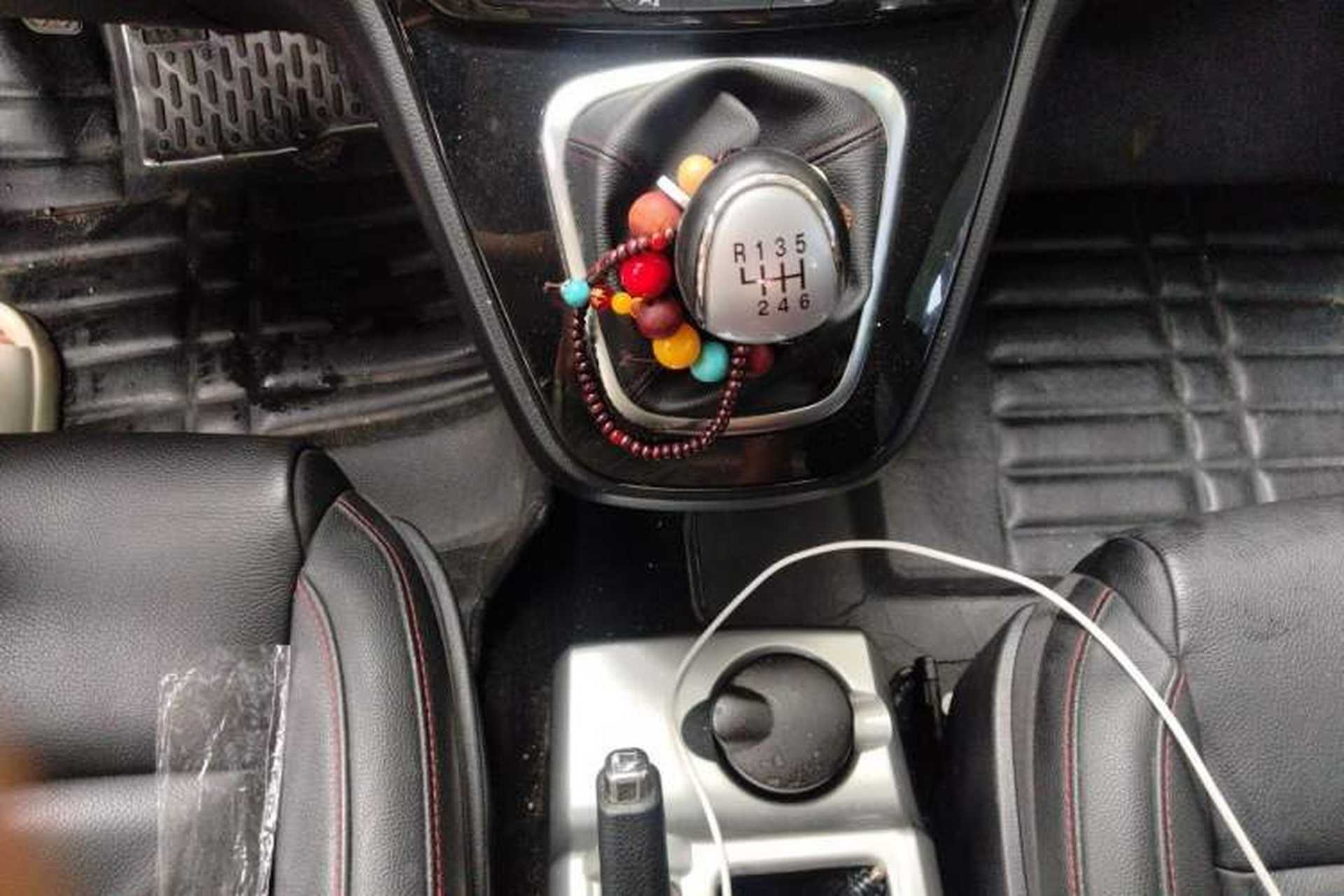 Used Haval H6 2014 Sport Version 1.5T Manual Two-Wheel Drive Elite Edition Gear Lever