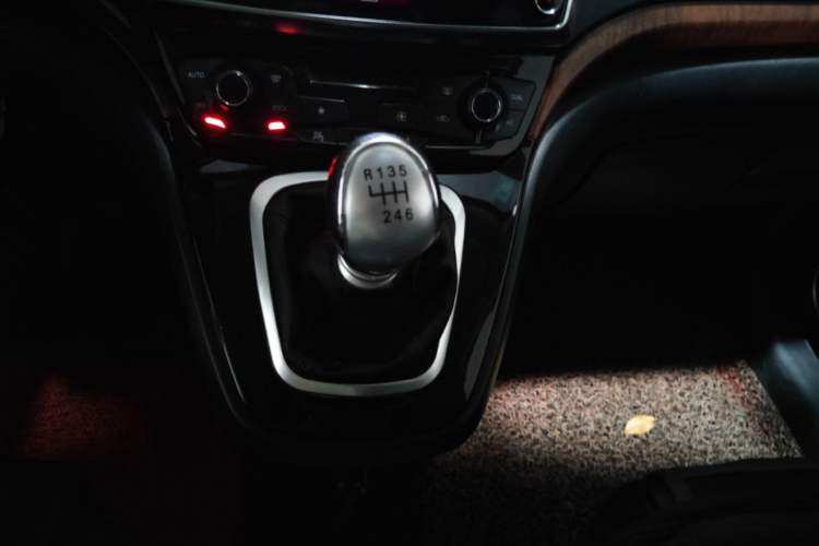 Used Haval H6 2014 Sport Version 1.5T Manual Two-Wheel Drive Elite Edition Gear Lever