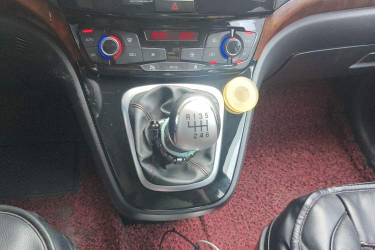 Used Haval H6 2014 Sport Version 1.5T Manual Two-Wheel Drive Elite Edition Gear Lever