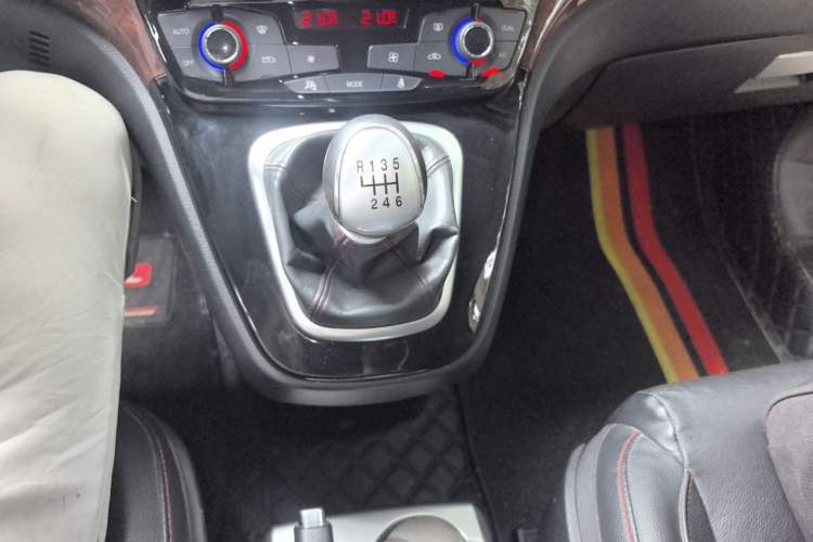 Used Haval H6 2014 Sport Version 1.5T Manual Two-Wheel Drive Elite Edition Gear Lever