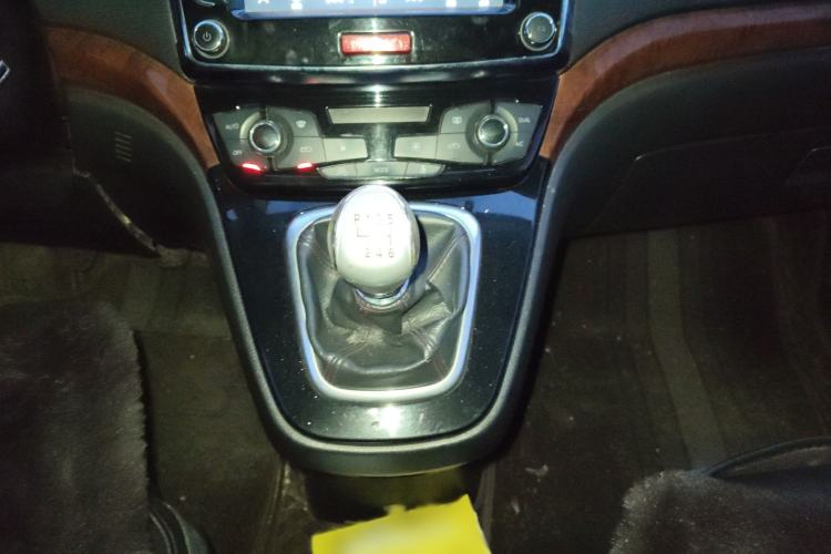 Used Haval H6 2014 Sport Version 1.5T Manual Two-Wheel Drive Elite Edition Gear Lever