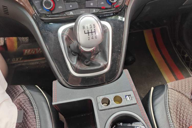 Used Haval H6 2014 Sport Version 1.5T Manual Two-Wheel Drive Elite Edition Gear Lever