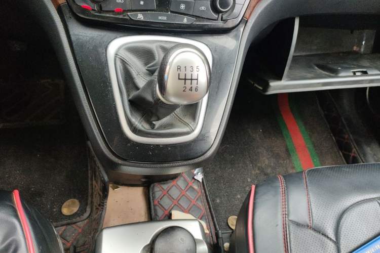Used Haval H6 2014 Sport Version 1.5T Manual Two-Wheel Drive Elite Edition Gear Lever