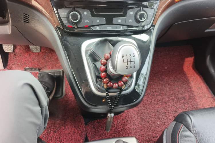 Used Haval H6 2014 Sport Version 1.5T Manual Two-Wheel Drive Elite Edition Gear Lever