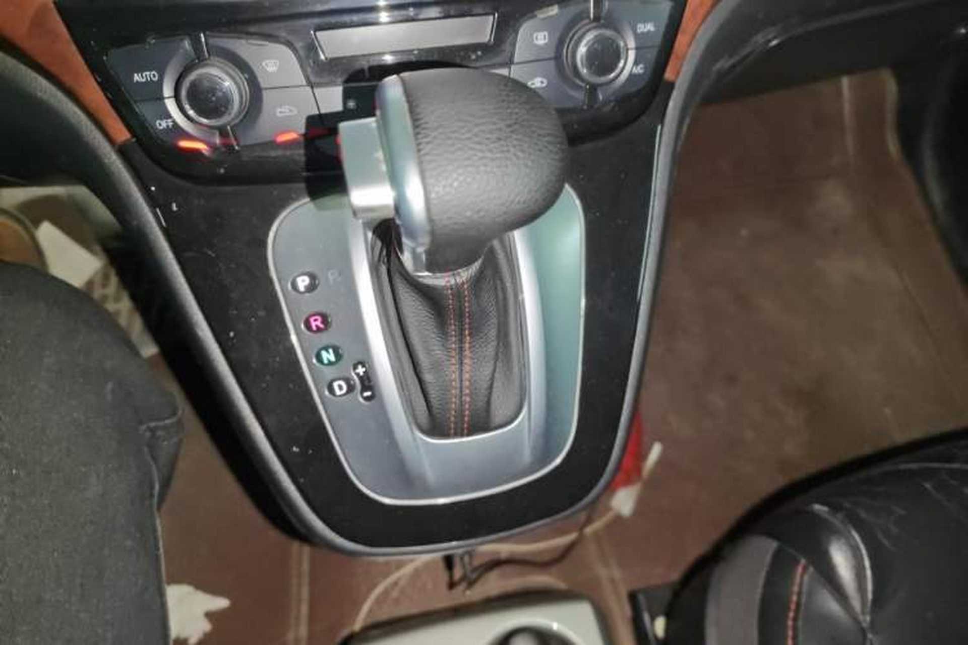 Used Haval H6 2014 Sport Edition 2.4L Automatic Elite Model Gear Lever