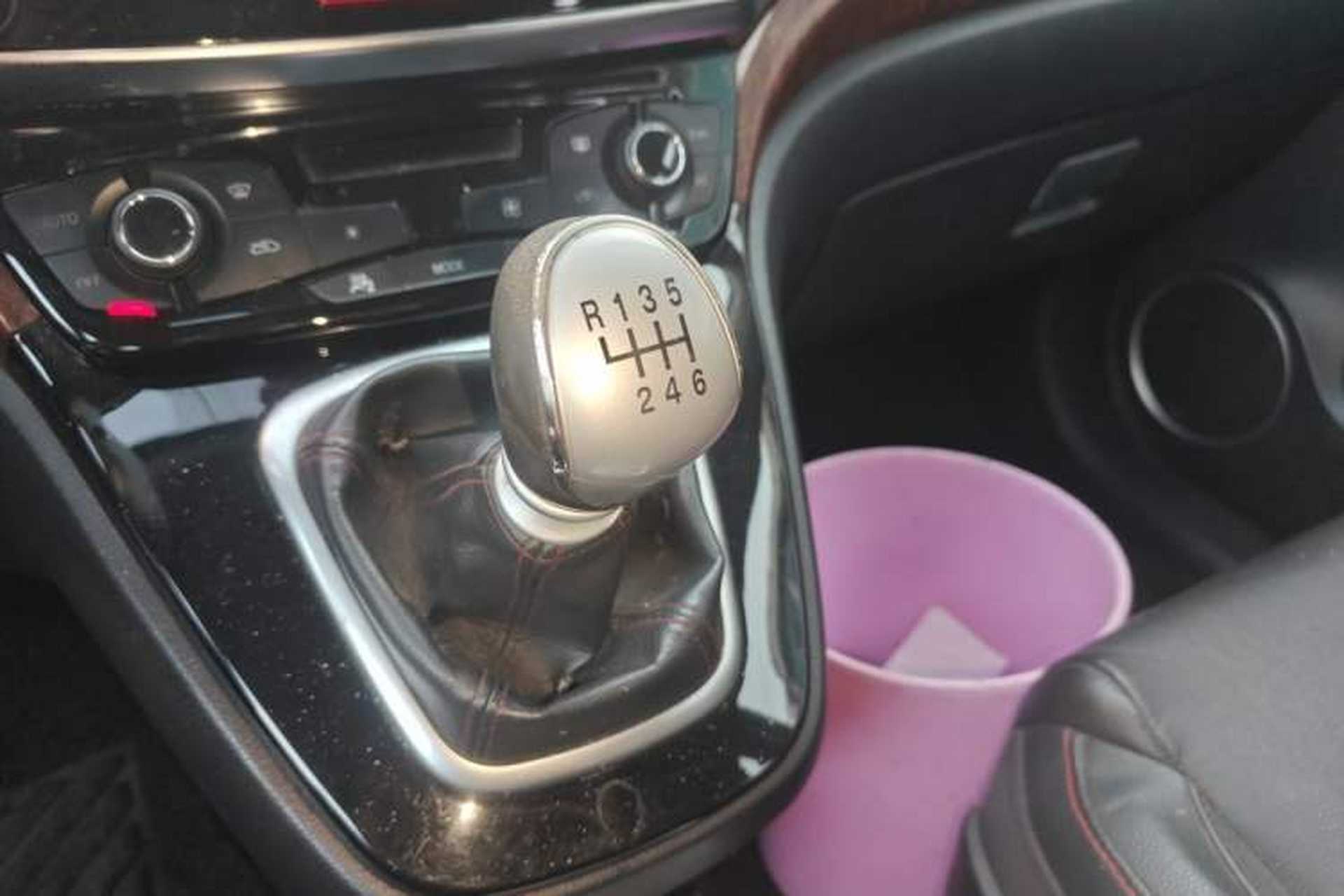 Used Haval H6 2014 Sport Version 1.5T Manual Two-Wheel Drive Elite Edition Gear Lever