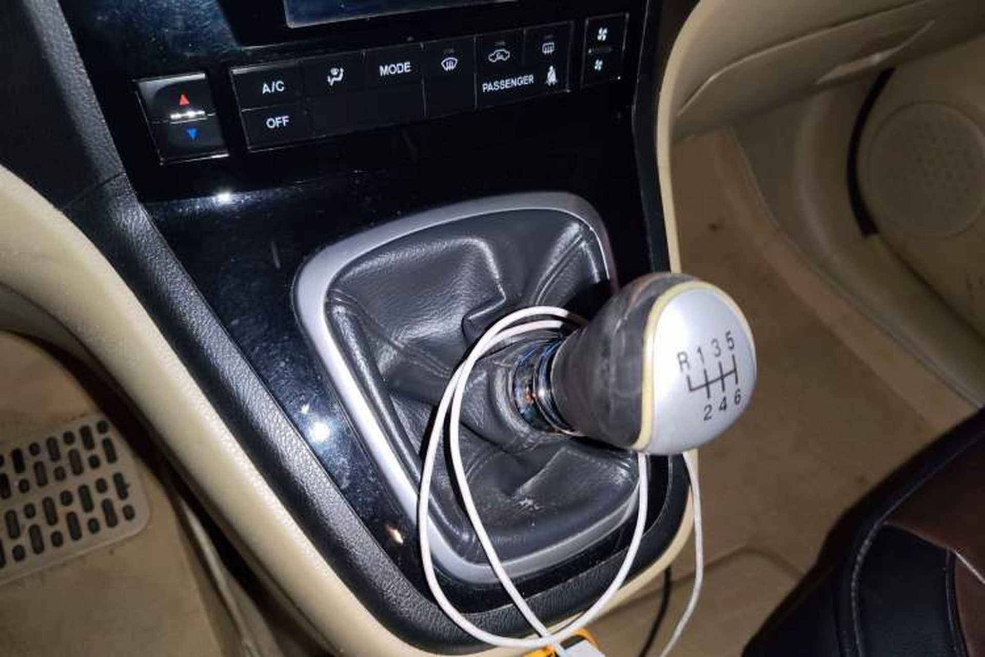 Used Haval H6 2014 Upgraded Model 2.0T Diesel Manual Two-Wheel Drive Elite Version Gear Lever