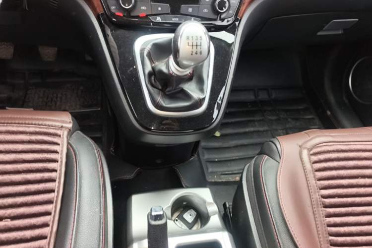 Used Haval H6 2014 Sport Version 1.5T Manual Two-Wheel Drive Elite Edition Gear Lever