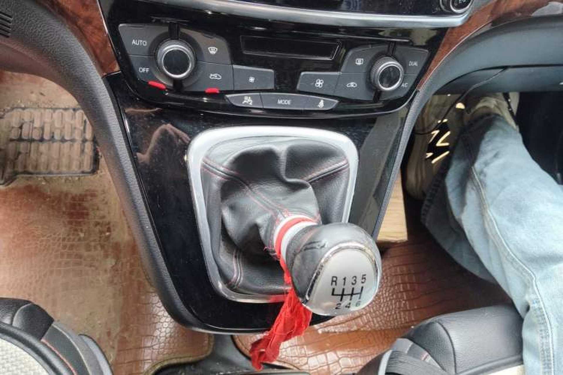 Used Haval H6 2014 Sport Version 1.5T Manual Two-Wheel Drive Elite Edition Gear Lever