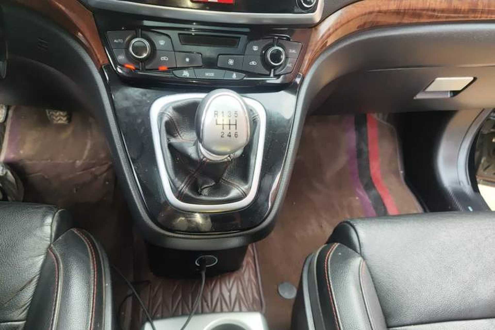 Used Haval H6 2014 Sport Version 1.5T Manual Two-Wheel Drive Elite Edition Gear Lever