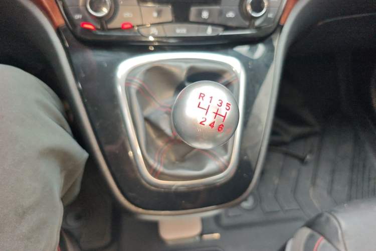 Used Haval H6 2014 Sport Version 1.5T Manual Two-Wheel Drive Elite Edition Gear Lever