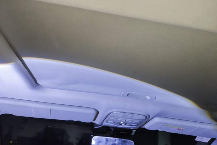 Used Haval H6 2014 Sport Version 1.5T Manual Two-Wheel Drive Elite Edition Headliner