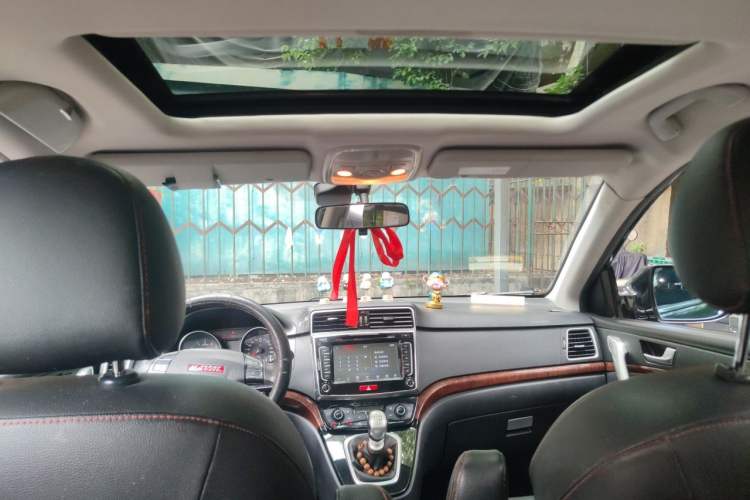 Used Haval H6 2014 Sport Version 1.5T Manual Two-Wheel Drive Elite Edition Headliner