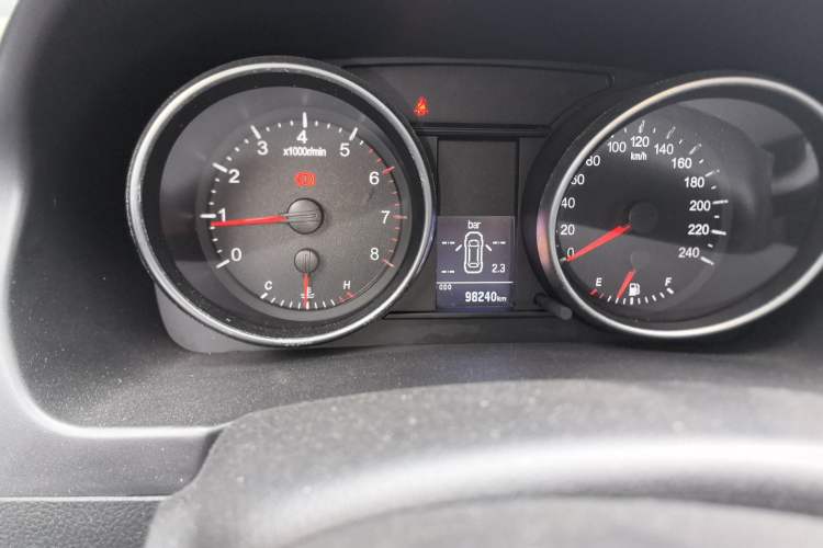 Used Haval H6 2014 Upgraded Model 1.5T Manual Two-Wheel Drive Elite Version Instrument Cluster