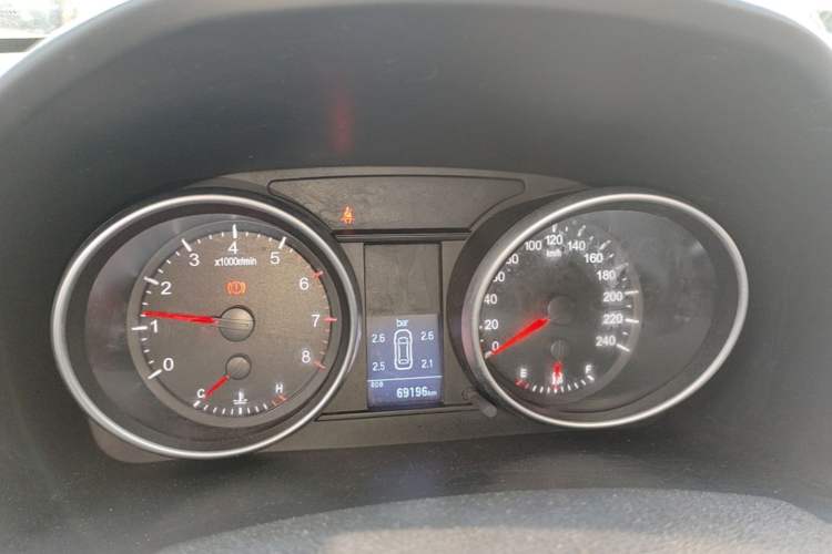 Used Haval H6 2014 Sport Version 1.5T Manual Two-Wheel Drive Elite Edition Instrument Cluster