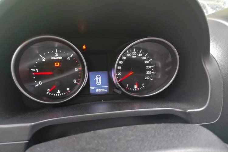 Used Haval H6 2014 Upgraded Model 2.0T Diesel Manual Two-Wheel Drive Urban Version Instrument Cluster
