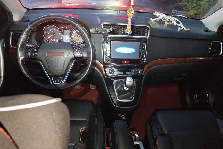 Used Haval H6 2014 Sport Edition 2.0T Diesel Manual Two-Wheel-Drive Elite Model Interior 2