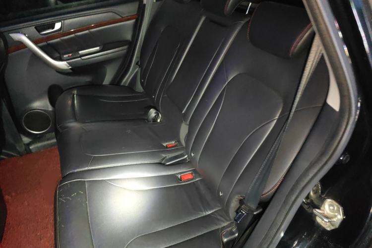 Used Haval H6 2014 Sport Edition 2.0T Diesel Manual Two-Wheel-Drive Elite Model Interior 4