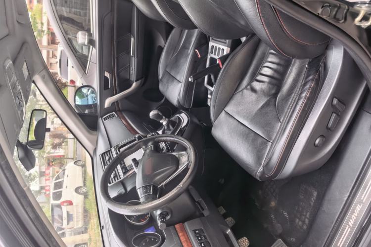 Used Haval H6 2014 Sport Edition 1.5T Manual 4x4 Elite Model Interior 4