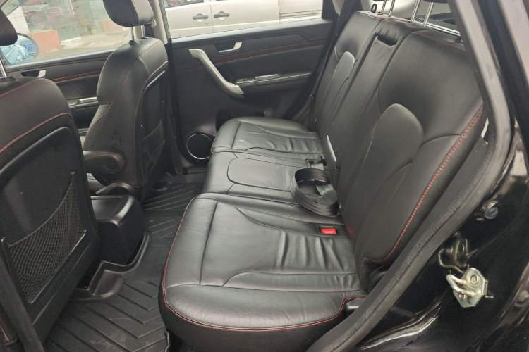 Used Haval H6 2014 Sport Edition 1.5T Manual 4x4 Elite Model Interior 4