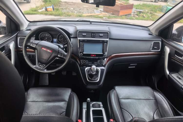 Used Haval H6 2014 Sport Edition 1.5T Manual 4x4 Elite Model Interior 6