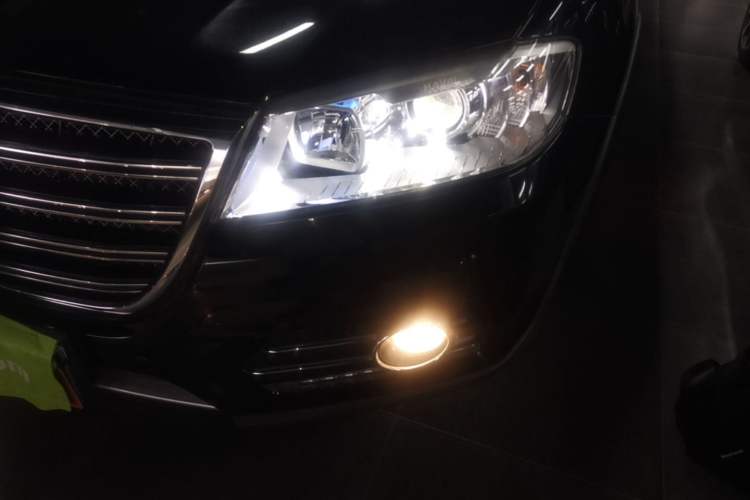 Used Haval H6 2014 Sport Version 1.5T Manual Two-Wheel Drive Elite Edition Left Front Headlight
