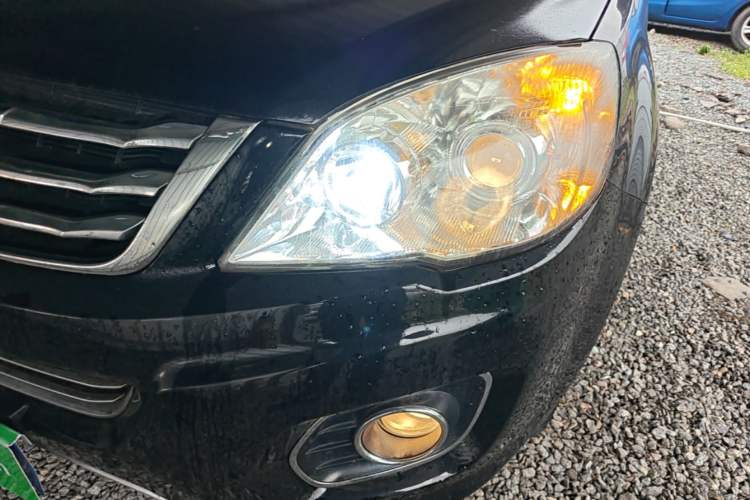 Used Haval H6 2014 Upgraded Model 1.5T Manual Two-Wheel Drive Elite Version Left Front Headlight