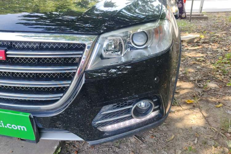 Used Haval H6 2014 Sport Edition 2.4L Automatic Elite Model Left Front Headlight