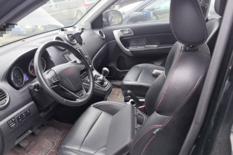 Used Haval H6 2014 Upgraded Model 1.5T Manual Two-Wheel Drive Elite Version Left Front Seat