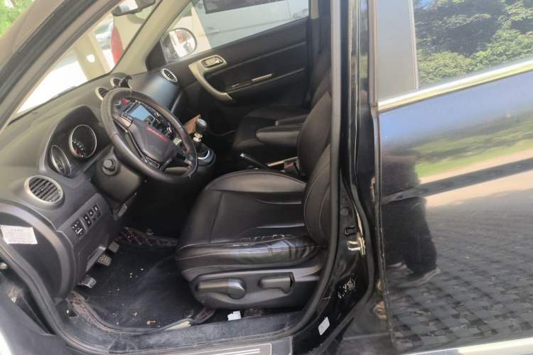Used Haval H6 2014 Upgraded Model 1.5T Manual Two-Wheel Drive Elite Version Left Front Seat