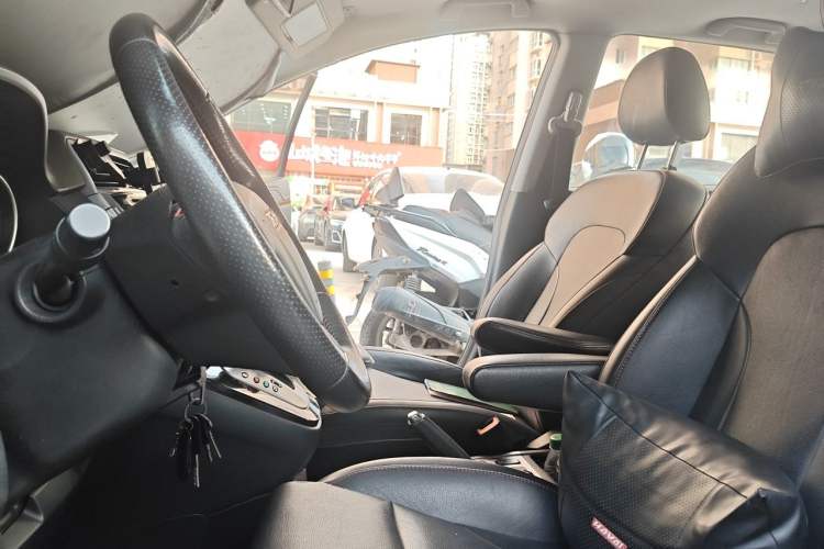 Used Haval H6 2014 Sport Edition 2.4L Automatic Elite Model Left Front Seat