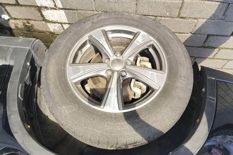 Used Haval H6 2014 Sport Version 1.5T Manual Two-Wheel Drive Elite Edition Left Front Wheel Hub