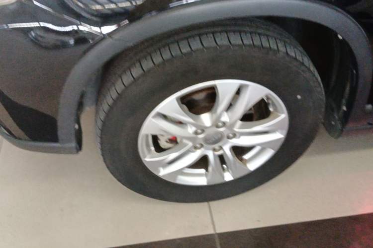 Used Haval H6 2014 Sport Version 1.5T Manual Two-Wheel Drive Elite Edition Left Front Wheel Hub