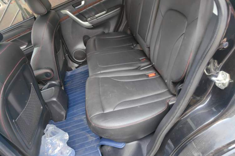 Used Haval H6 2014 Sport Edition 2.0T Diesel Manual Two-Wheel Drive Prestige Model Left Rear Seat