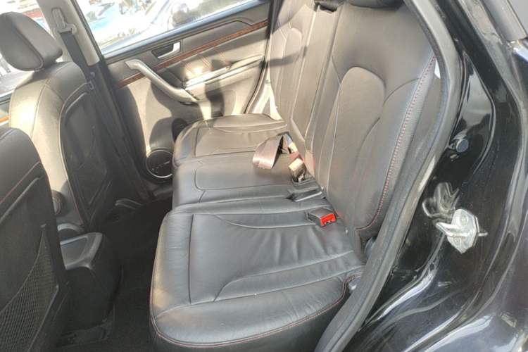 Used Haval H6 2014 Sport Version 1.5T Manual Two-Wheel Drive Elite Edition Left Rear Seat