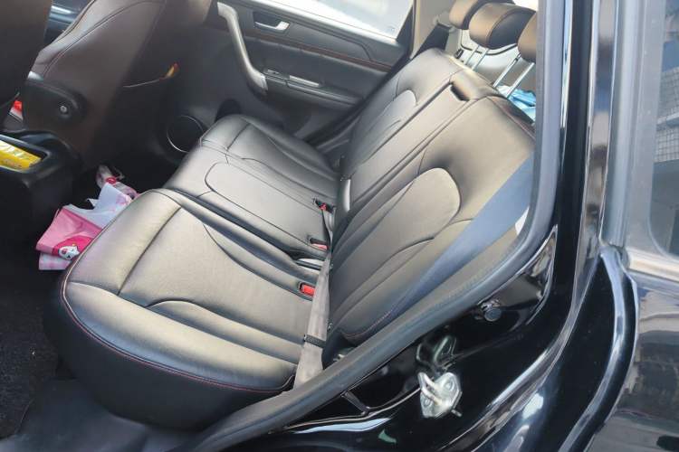 Used Haval H6 2014 Sport Version 1.5T Manual Two-Wheel Drive Elite Edition Left Rear Seat