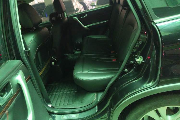 Used Haval H6 2014 Sport Version 1.5T Manual Two-Wheel Drive Elite Edition Left Rear Seat