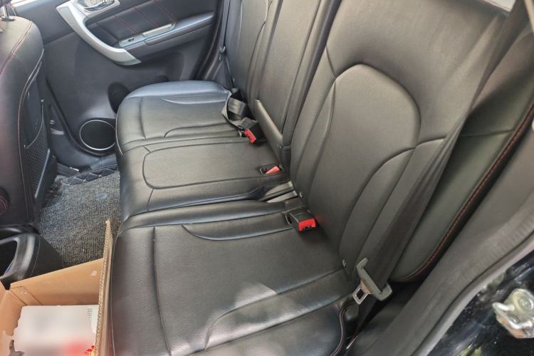 Used Haval H6 2014 Upgraded Model 1.5T Manual Two-Wheel Drive Elite Version Left Rear Seat