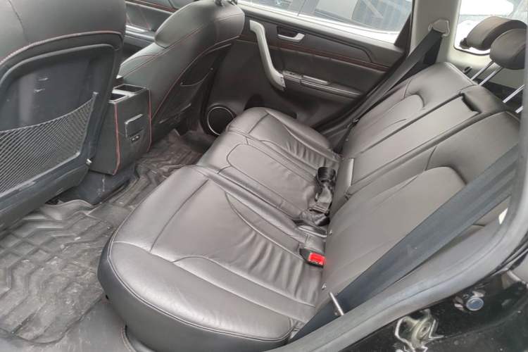 Used Haval H6 2014 Sport Version 1.5T Manual Two-Wheel Drive Elite Edition Left Rear Seat