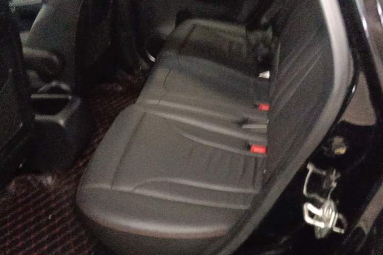 Used Haval H6 2014 Sport Version 1.5T Manual Two-Wheel Drive Elite Edition Left Rear Seat