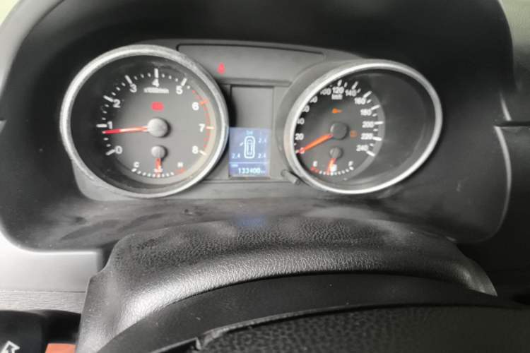 Used Haval H6 2014 Upgraded Model 1.5T Manual Two-Wheel Drive Elite Version Odometer Close Up