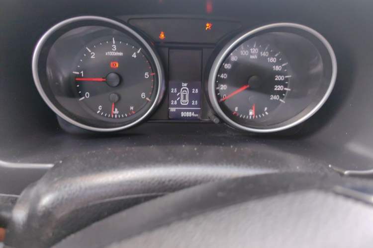 Used Haval H6 2014 Sport Edition 2.0T Diesel Manual Two-Wheel Drive Prestige Model Odometer Close Up
