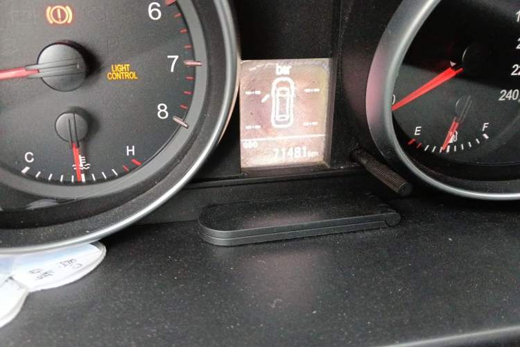 Used Haval H6 2014 Sport Version 1.5T Manual Two-Wheel Drive Elite Edition Odometer Close Up