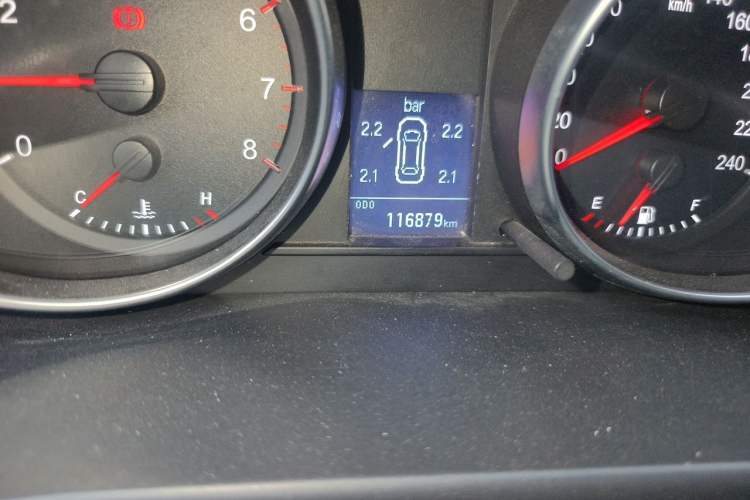 Used Haval H6 2014 Upgraded Model 1.5T Manual Two-Wheel Drive Elite Version Odometer Close Up