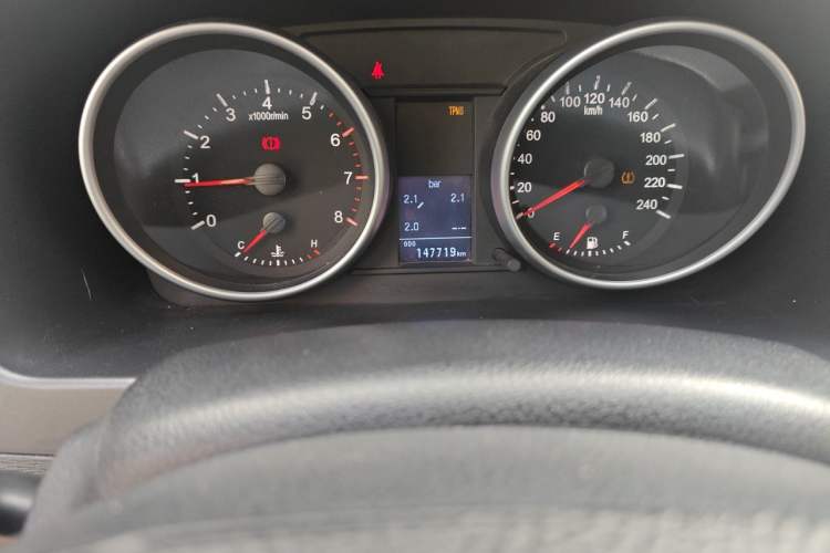 Used Haval H6 2014 Sport Version 1.5T Manual Two-Wheel Drive Elite Edition Odometer Close Up