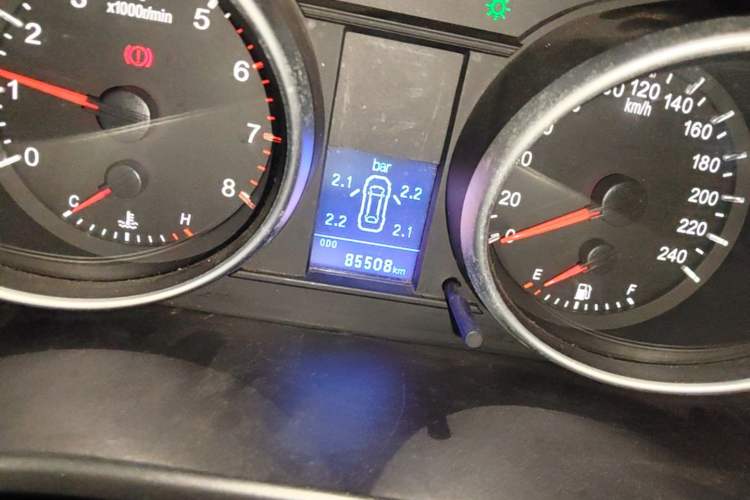 Used Haval H6 2014 Sport Version 1.5T Manual Two-Wheel Drive Elite Edition Odometer Close Up