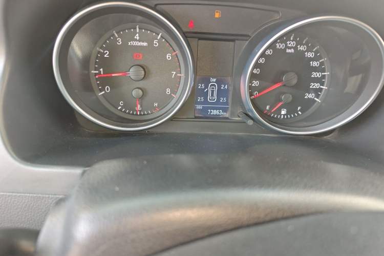 Used Haval H6 2014 Upgraded Model 1.5T Manual Two-Wheel Drive Elite Version Odometer Close Up